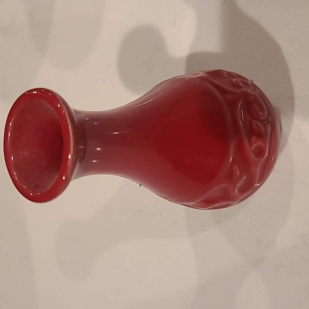 Single Mini Red Vase - Picture 1 of 4